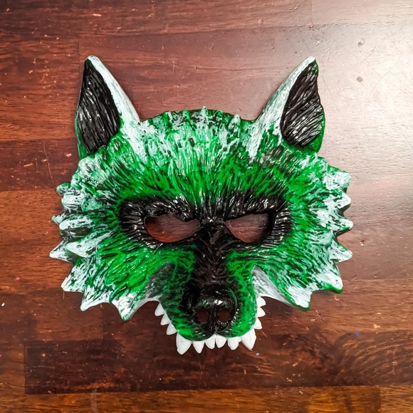 Handpainted Wolf Mask - Picture 4 of 4